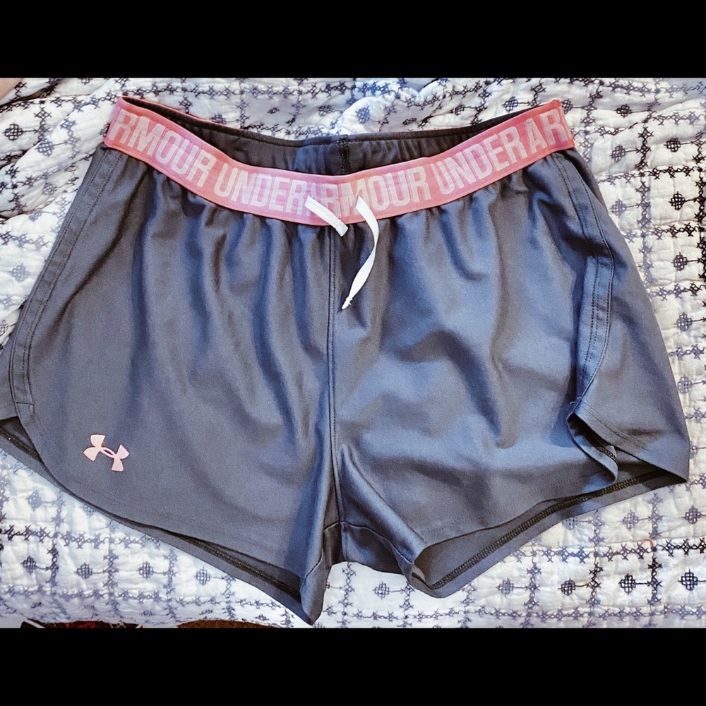 UNDER ARMOUR grey and pink shorts